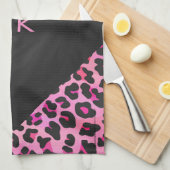 モノグラムヒョウ黒とホットピンクプリント キッチンタオル (四つ折り)