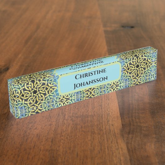 モノグラムビクトリアンゴールデントリムアクアバックグラウンド デスクネームプレート (側面)