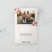 モノグラムピンクスニーカーフローラフォトブライダルシャワー サンキューカード (内部)