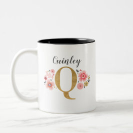 モノグラムピンクフローライニシャル文字Q ツートーンマグカップ