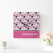 モノグラムピンクブラックサッカーボールパターン スクエア壁時計 (ホーム)