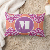 モノグラムピーチピンクパープルモダンフラワーフローラ ランバークッション (ブランケット)