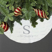 モノグラムファミリーホワイトブルーパターンクリスマス ブラッシュドポリエステルツリースカート