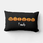 モノグラムファミリー名のカボチャカスタムハロウィーン ランバークッション (裏面)
