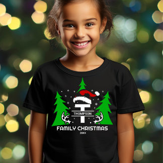 モノグラムファミリー名サンタハット年クリスマス Tシャツ