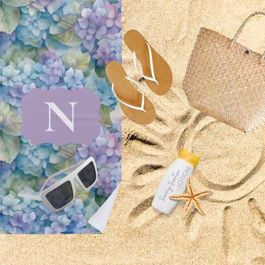 モノグラムフローラアジサイパーソナライズされたパープル ビーチタオル