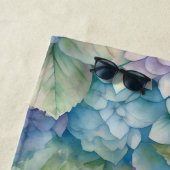 モノグラムフローラアジサイパーソナライズされたパープル ビーチタオル (インサイチュ)