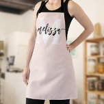 モノグラムブラシ書道赤面ピンク エプロン<br><div class="desc">料理芸術の分野では、個性とスタイルは自分が作る味と同じくらい重要である。私たちパーソナライズされたのエプロンは、味わいデザインのモノグラムとあなたの名前で飾られ、あなたの料理のアイデンティティーのエンブレムとしてユニーク機能する。フォントデュオエレガントは、モノグラムのセリフフォントと自分の名前のスクリプトで構成されモダンて、伝統を美しく溶けコンテンポラリーて、機能と同じエプロンを作りスタイリッシュ出す。セリフフォントは、クラシックを長くし、永遠のエレガンスをモノグラムに添え、伝統の本質を捉え、あなたの工芸に対する永続的な情熱を捉える。名前の台本モダンに対し、古い伝統を尊重しモダンて結び付けられた日々の料理の専門性を語る。エプロンは高品質耐久性のある素材を使用し、清潔で清潔なキッチン環境に耐え保るよう設計されスタイリッシュている。完璧な刺繍は、フォントが優雅さを保ち、無数の洗濯物や毎日のキッチンの厳しさでパーソナライゼーションが自然のままの状態を保つことを保証する。エプロンをパーソナライズされた作ることは、料理の旅そのものだ。好みの色を選び、あなたの名前とモノグラムを提供し、私たちはあなたの料理のペルソナの反映であるエプロンを作ろう。あなたはの家庭調理師、プロフェッショナルシェフ、ベーキング愛好家などパーソナライズされたは、このエプロンは料理の芸術とスタイルへの愛の証ユニーク拠だ。私たちパーソナライズされたのエプロンは、あなたの人生のユニーク料理の愛好家のための思いやりある贈り物を作る。祝スタイルと機能の組み合わせは、単なる保護衣服ではなく、あなたの料理の倫理の声明であるエプロンを着用する。エプロンパーソナライズされたを楽しんで保護いてインスパイアる。あなたのモノグラムと名前は、あなたの料理の旅とそれを駆動する情熱を具現化し、あなたが作成するすべての料理の署名であってよい。このマーケティング文字は、伝統とモダニティを融合させた料理アートを見る人々と共鳴し、キッチンでのアイデンティティーを象徴するエプロンを提供することを目的とすユニークるパーソナライズされた。</div>