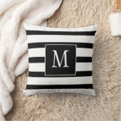 モノグラムブラックとホワイトストライプ クッション (ブランケット)