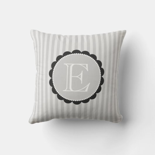 モノグラムブラックグレー白うろこストライプ型 クッション (裏面)