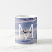 モノグラムブルーとホワイト コーヒーマグカップ (中央)