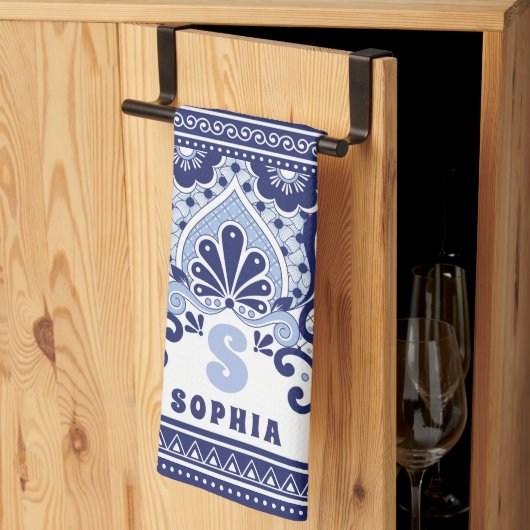 モノグラムブルーと白メキシコのタラベラのタイル キッチンタオル (三つ折り)