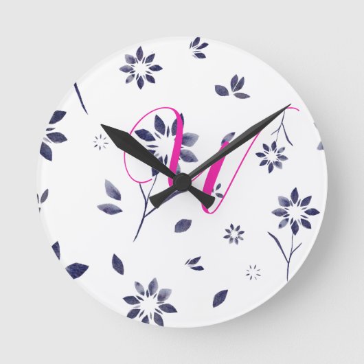 モノグラムブルー水彩フローラルパターン ラウンド壁時計 (正面)