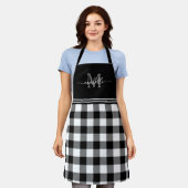モノグラムホワイトブラックバッファロープレイド エプロン (着用した状態)