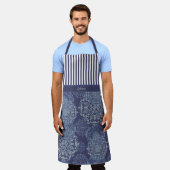モノグラムボホムーディデニムブルーマンダラストライプス エプロン (着用した状態)