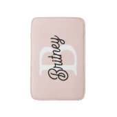 モノグラムモダンとネームPastelピンク バスマット (正面縦)