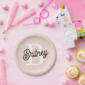 モノグラムモダンとネームPastelピンク ペーパープレート (パーティー)