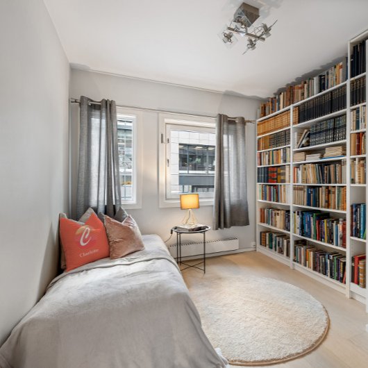 モノグラムモダンイニシャルレターオレンジ装飾用クッション クッション