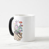 モノグラムモダンインクアート手のスケッチフローラ モーフィングマグカップ (正面左)