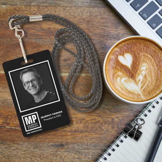 モノグラムモダンスクエアロゴ白黒写真 バッジ