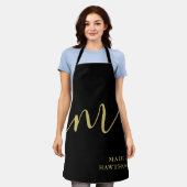 モノグラムモダンスクリプト書道ブラック金ゴールド名 エプロン (着用した状態)