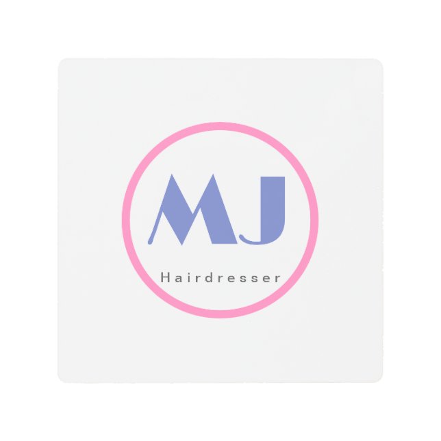 モノグラムモダンスタイリッシュブルーホワイトヘアードレッサー メタルプリント (正面)