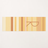 モノグラムモダンボホブラウンストライプズ ヨガマット (正面(横))