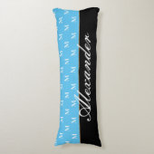 モノグラムモダン白黒ライトブルー ボディピロー (正面縦)