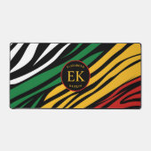 モノグラムレッドグリーンイエローブラック履歴月 デスクマット (正面)