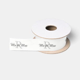 モノグラム上のシックなRIBBON_Mr及び夫人"文字。 DIY サテンリボン