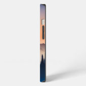 モノグラム付きの山の日の出 iPhoneケース (左側面)