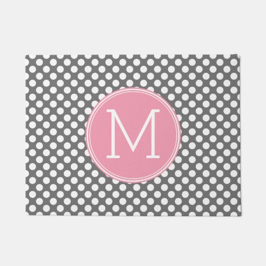 モノグラム付きピンクとグレーの名門私立校風の水玉模様 ドアマット (正面)
