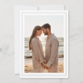 モノグラム入りのエレガントな白い写真付き結婚式 招待状 (裏面)