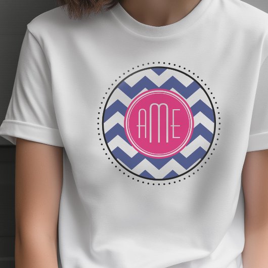 モノグラム入りチェバロン柄 - ネイビーマゼンタ Tシャツ