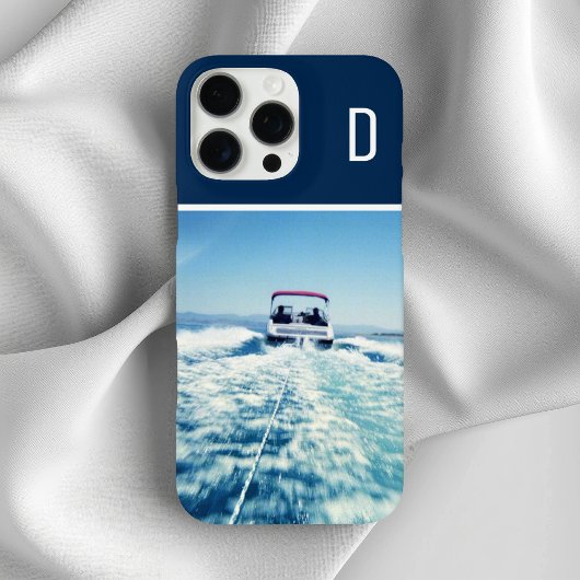 モノグラム入りネイビーブルーの縦型ウォータースポーツ写真 Case-Mate iPhoneケース