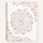 モノグラム入りピンクの花とレースのフラワーデザイン ノートブック (正面)