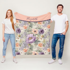 モノグラム入りヴィンテージ風ピーチパープルの花柄シャビーシック フリースブランケット