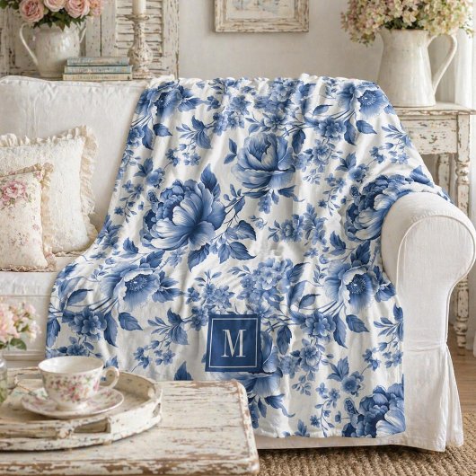 モノグラム入り上品なビンテージ風ブルーの花柄 フリースブランケット