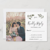 モノグラム入り写真の田舎風ボタニカル結婚式RSVP 招待状 (正面)