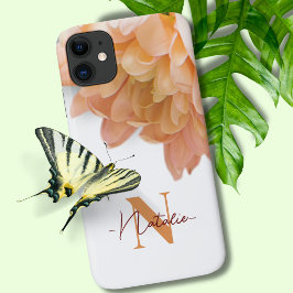 モノグラム入り美しい白とベージュの花柄の女の子用 iPhone 11 ケース