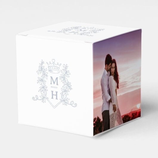 モノグラム冠ホワイトシルバーグレー結婚写真 フェイバーボックス (正面サイド)