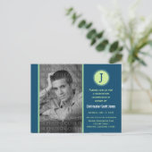 モノグラム卒業発表はがき インビテーションポストカード (スタンド正面)