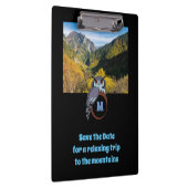 モノグラム卵の写真に営巣する不機嫌なフクロウ クリップボード (右)