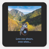 モノグラム卵の写真に営巣する不機嫌なフクロウ スクエアシール (正面)