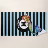 モノグラム名ジンジャーヘアのレインボーマーメイド ビーチタオル (正面)