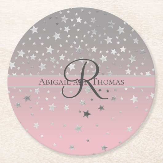 モノグラム名ピンクグレーシルバー結婚スターズ ラウンドペーパーコースター (正面)