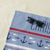 モノグラム名ブルーネイビーホワイトレッド航海のいかり ビーチタオル (インサイチュ)