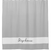 モノグラム名前をカスタムするグレイ白黒 シャワーカーテン (正面)