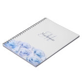 モノグラム名前をカスタムするダスティーブルーバラパステルグレー ノートブック (左側)