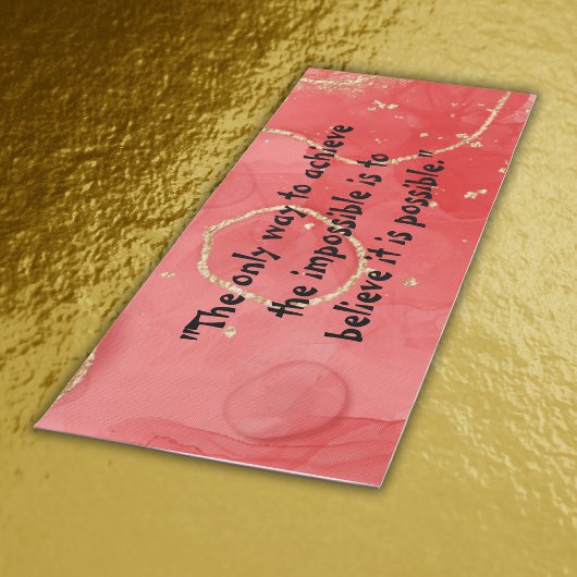 モノグラム感動的：赤の上に黒 | ヨガマット